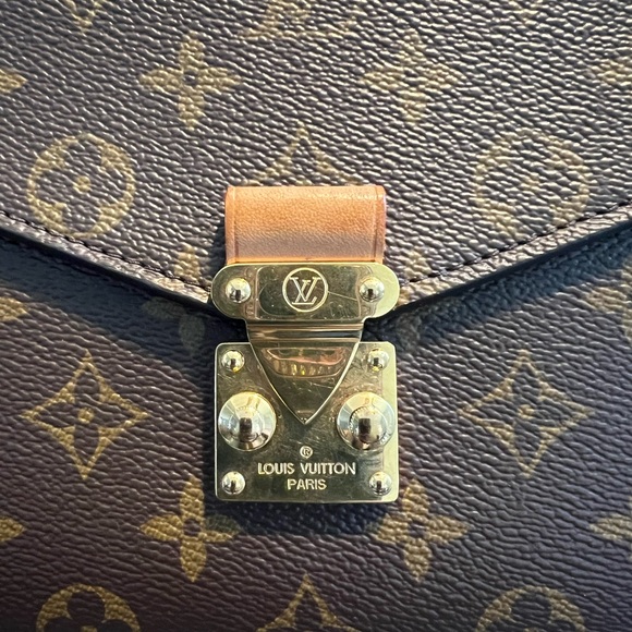 Louis Vuitton Pochette Métis Monogram - Picture 4 of 15